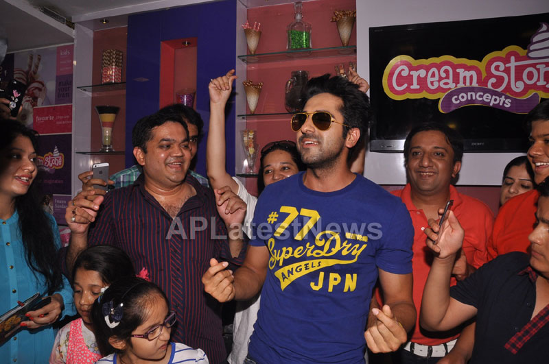 Bollywood Actor Ayushman Khurana launches Cream stone Flavours - Picture 14