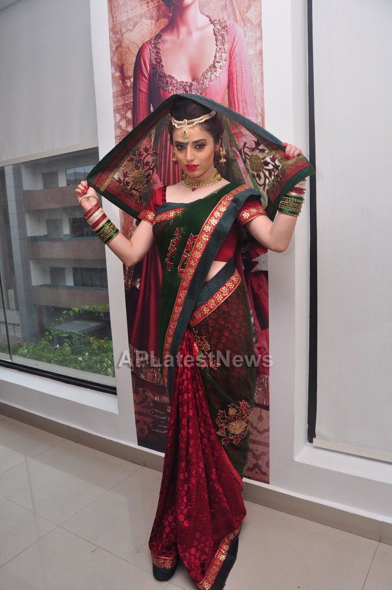 Bridal Make-up to the women of Hyderabad at Lakme, Kondapur and Somajiguda - Picture 6