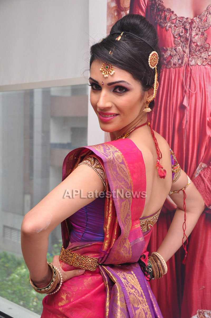 Bridal Make-up to the women of Hyderabad at Lakme, Kondapur and Somajiguda - Picture 11