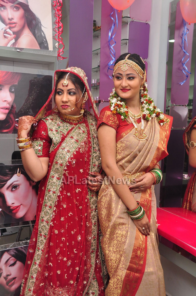 Bridal Make-up to the women of Hyderabad at Lakme, Kondapur and Somajiguda - Picture 31