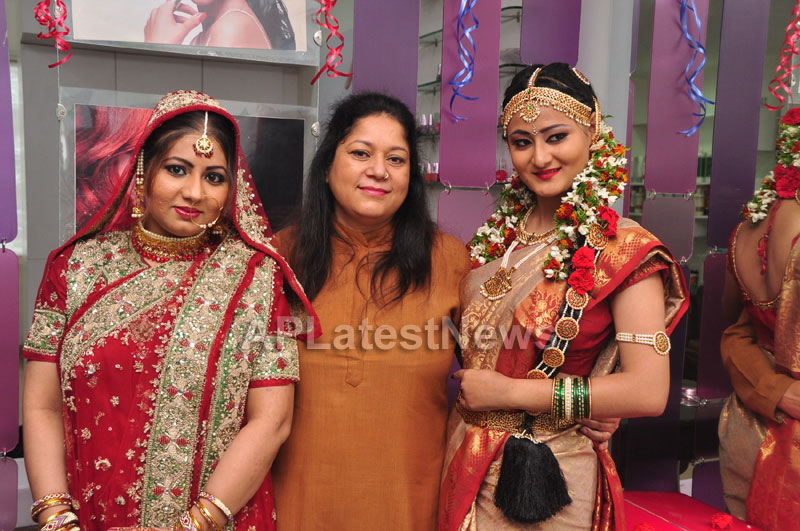 Bridal Make-up to the women of Hyderabad at Lakme, Kondapur and Somajiguda - Picture 32