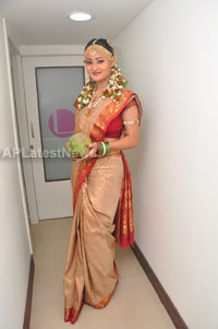 Bridal Make-up to the women of Hyderabad at Lakme, Kondapur and Somajiguda - Picture 22