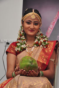 Bridal Make-up to the women of Hyderabad at Lakme, Kondapur and Somajiguda - Picture 24