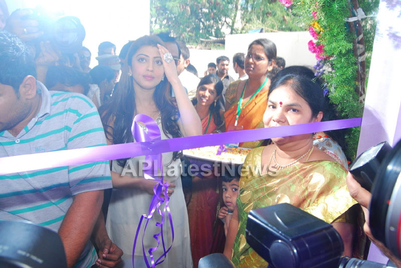 Homeo Trends Hospital Opened Inaugurated by Tollywood Actress Pranitha - Picture 11
