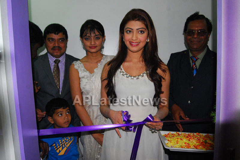Homeo Trends Hospital Opened Inaugurated by Tollywood Actress Pranitha - Picture 15