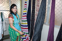 Pochampally Ikat art mela in Vizag city - Inaugurated by Tollywood Actress Varsha  - Picture 8