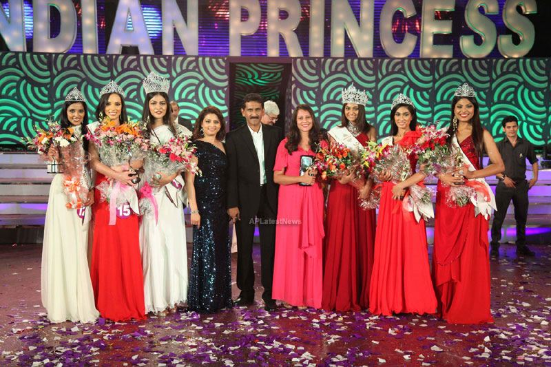 Indian Princess International Winners 2013 - Models Sizzle at Grand Finale - Picture 12