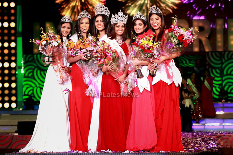 Indian Princess International Winners 2013 - Models Sizzle at Grand Finale - Picture 17