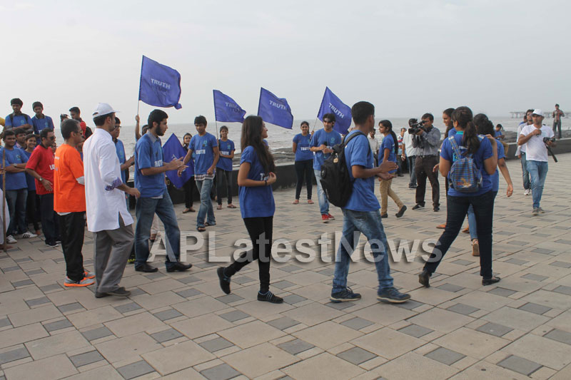 Mumbai Walks on International world peace day with the message of Human values - Picture 20