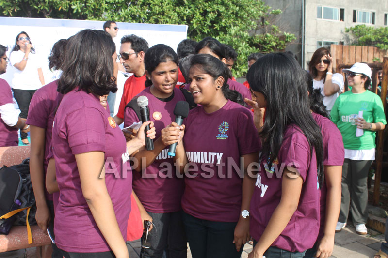 Mumbai Walks on International world peace day with the message of Human values - Picture 23