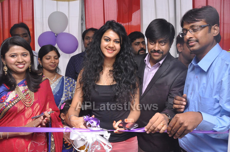 Naturals family salon and spa Launched - Inaugurated by Actress Kamna Jethmalani - Picture 3