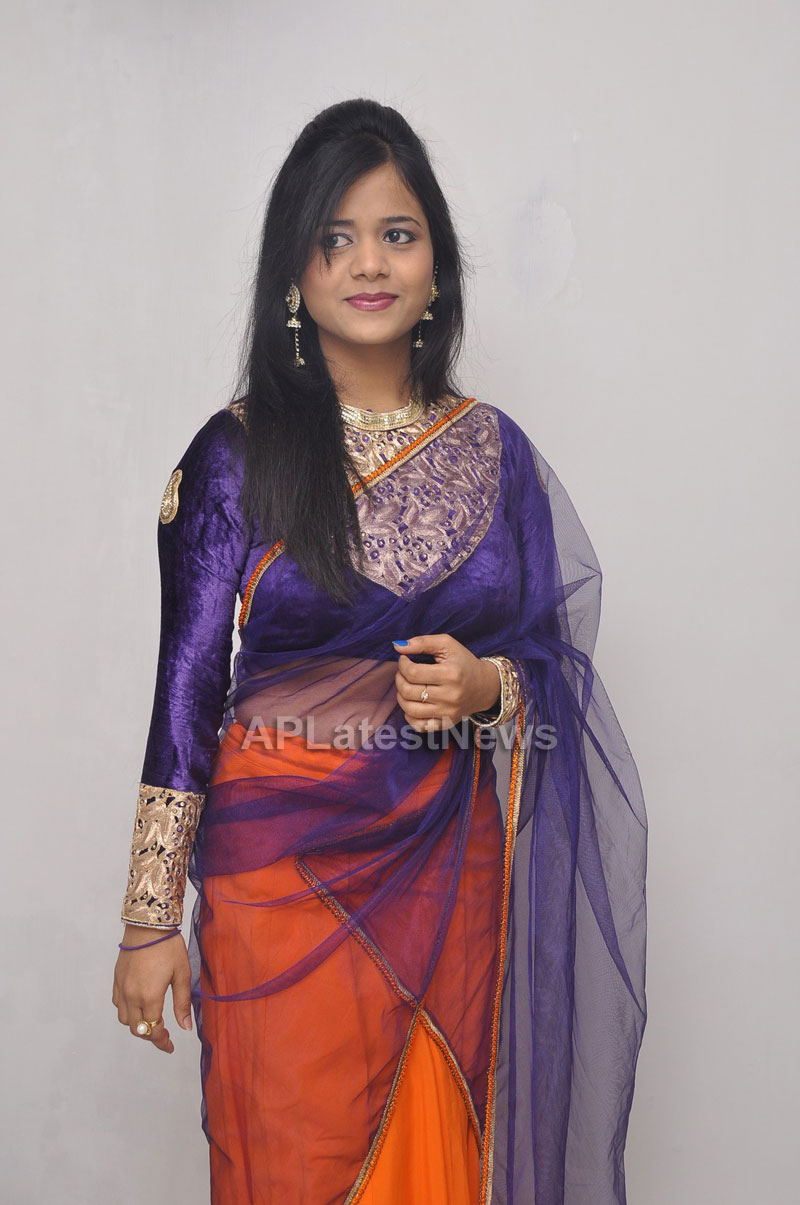Naturals Launches Family Salon at Vanasthalipuram(Actress Archana Veda) - Picture 9