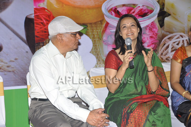 SamJs Natural launched by Actress Amala Nagarjuna at Inorbit mall in Madhapur - Picture 8