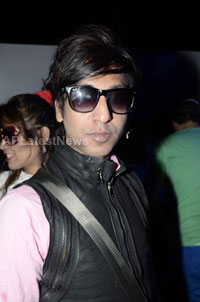 Yash, Talat, Candy, Aarti, Tina and Ali At Sunburn DJ Party - Picture 13