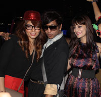Yash, Talat, Candy, Aarti, Tina and Ali At Sunburn DJ Party - Picture 19