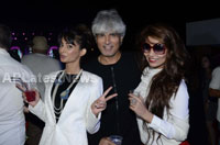 Yash, Talat, Candy, Aarti, Tina and Ali At Sunburn DJ Party - Picture 24