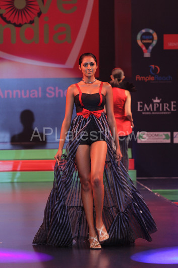Sultry models set the ramp on fire - Lakhotia Annual Fashion Show, Hyderabad, Telangana, India - Picture 18