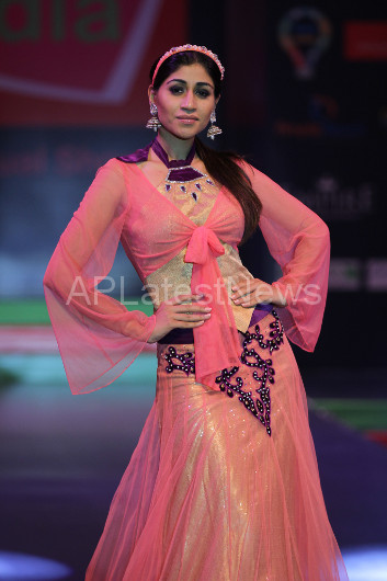 Sultry models set the ramp on fire - Lakhotia Annual Fashion Show, Hyderabad, Telangana, India - Picture 23