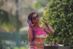 Pictures of Bollywood actress Kesariees sizzling, sensuous Dry Holi