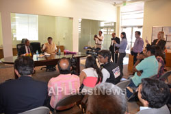 Pictures of Media Conference by Shri Nitin Gadkari in Bay area, Fremont, CA, USA