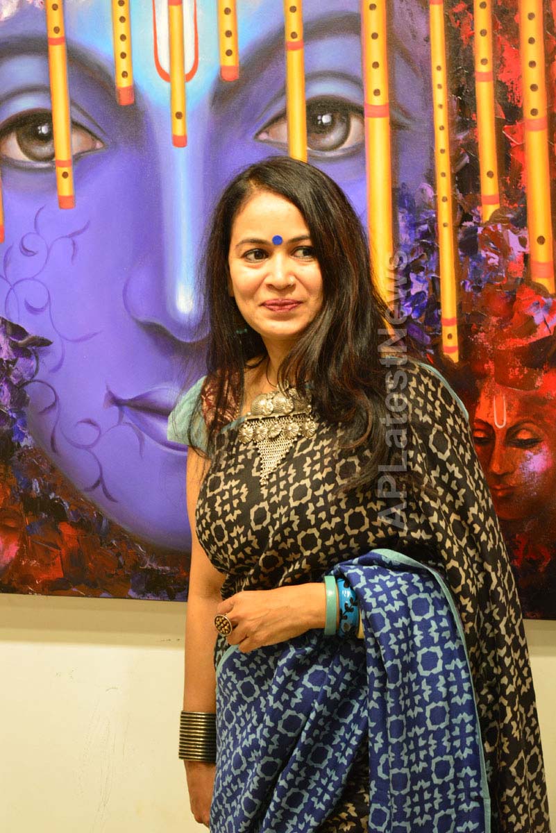 Actress Shriya Saran inaugurates Rakhi Baid art exhibition - Krishnansh - Picture 4