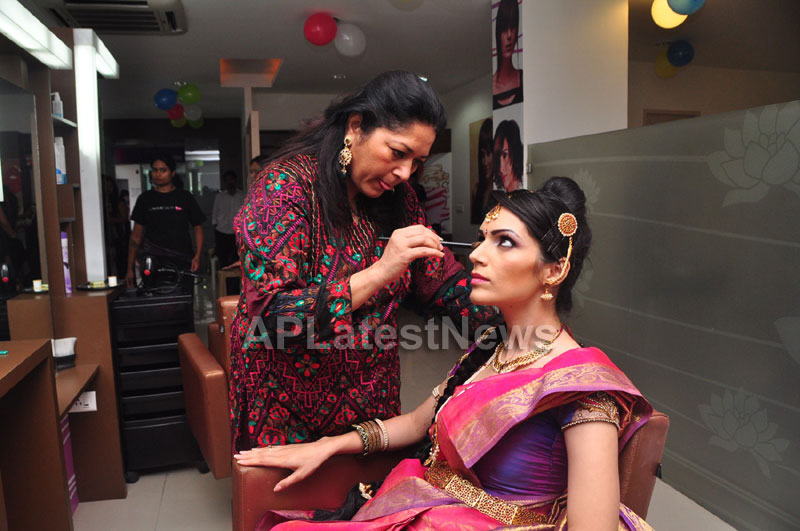 Bridal Make-up to the women of Hyderabad at Lakme, Kondapur and Somajiguda - Picture 16