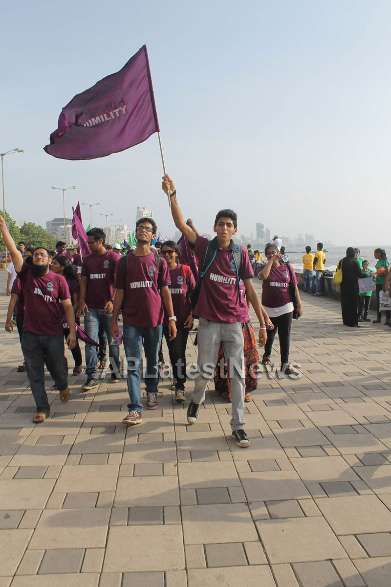 Mumbai Walks on International world peace day with the message of Human values - Picture 7