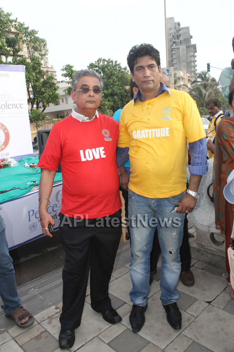 Mumbai Walks on International world peace day with the message of Human values - Picture 13