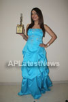 Pictures of Pooja Mishra awarded with Mumbai Gaurav Award
