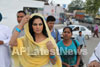 Veena Malik at Holy shrine of Gurudwara - Picture 2