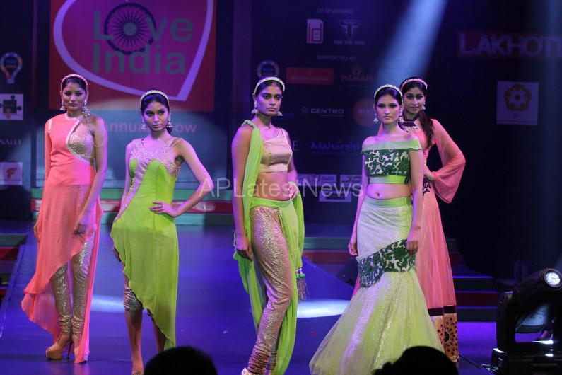 Sultry models set the ramp on fire - Lakhotia Annual Fashion Show, Hyderabad, Telangana, India - Picture 4