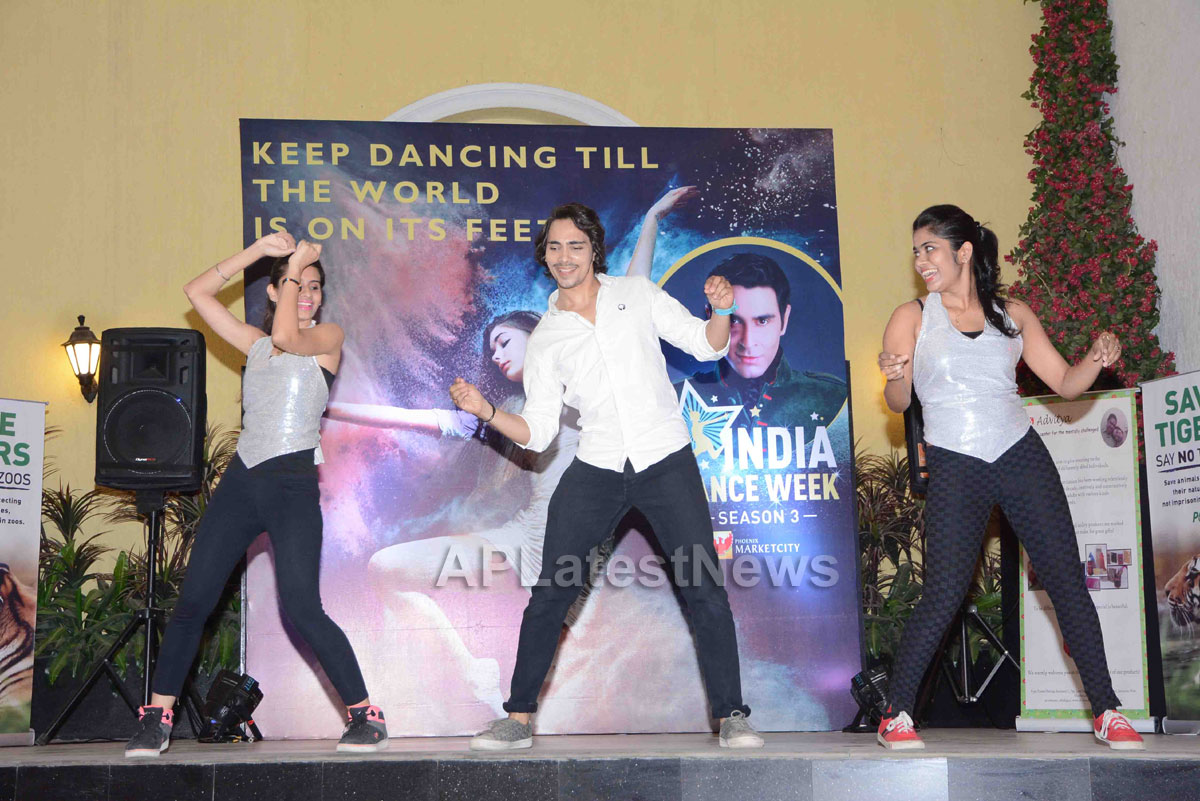 Actor Rahul Roy, Avika Gor, Gaurav Gera attends 3rd India Dance Week conference hosted by Sandip Soparrkar - Picture 6